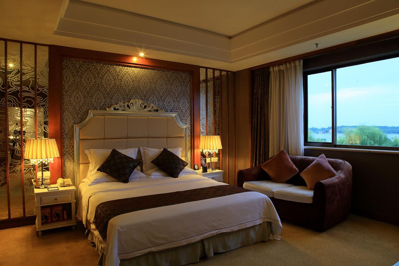 Country Garden Phoenix Hotel Jingmen Екстериор снимка