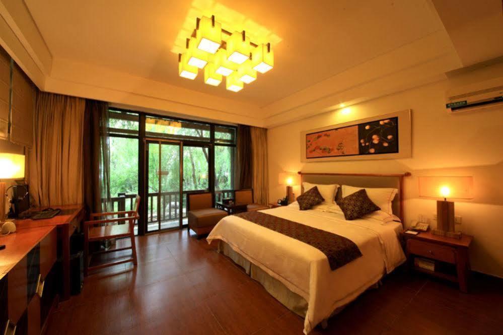 Country Garden Phoenix Hotel Jingmen Екстериор снимка
