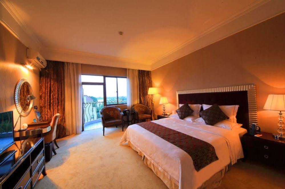 Country Garden Phoenix Hotel Jingmen Екстериор снимка