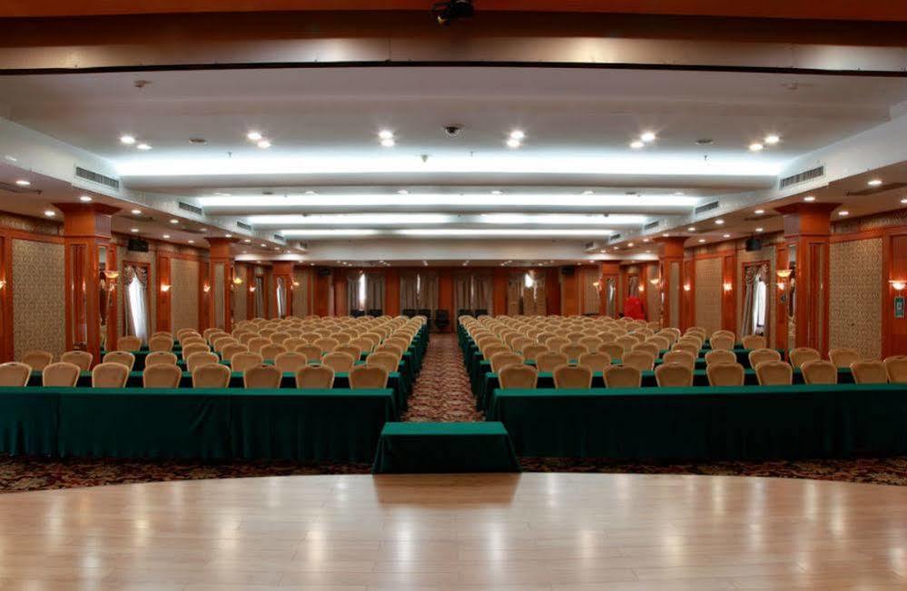 Country Garden Phoenix Hotel Jingmen Екстериор снимка